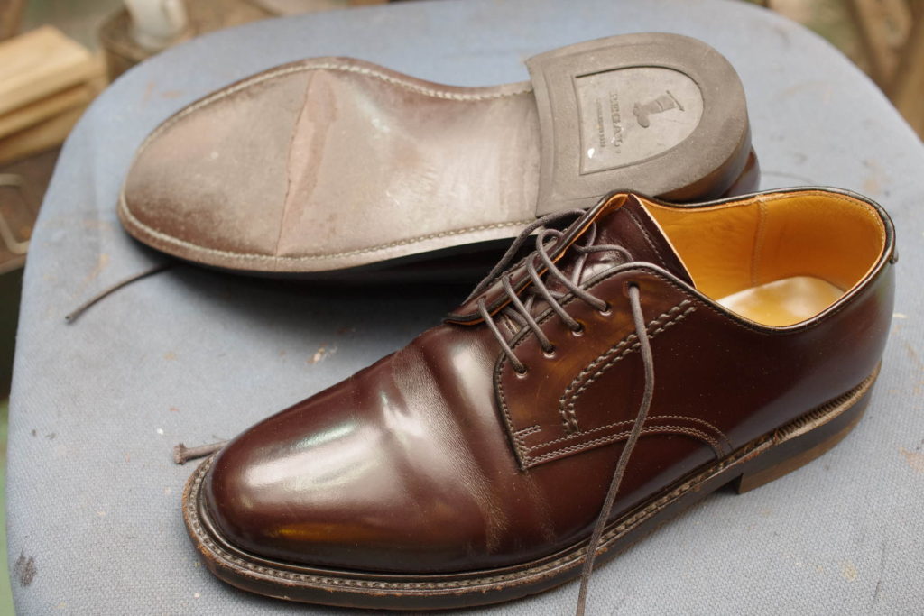 REGAL　リーガル紳士革靴　オールソール修理　12500円+消費税　ダイナイト仕様　ソール割れのサムネイル