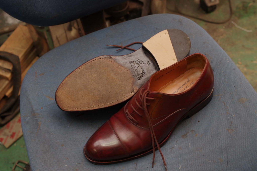 つま先補修+ハーフソール補強　3500円+消費税　オリジナルブランドのグッドイヤーウェルト製法の紳士革靴のサムネイル