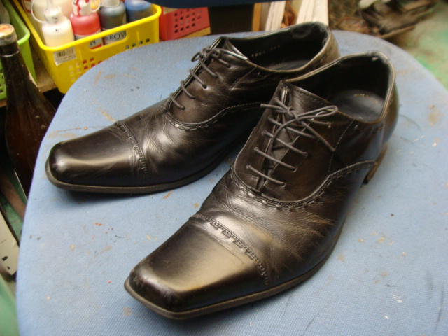 紳士革靴　滑り革修理と中敷きハーフ交換のサムネイル