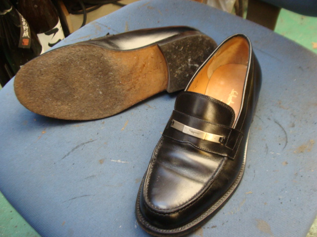 ferragamo　フェラガモ　紳士革靴タッセル　ソール剥がれ修理のサムネイル