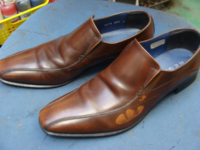 REGAL　色落ち　リーガル紳士革靴　部分染め直しのサムネイル