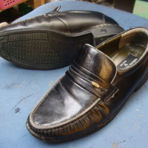 ValerioValentini　紳士革靴　スリッポン　塩ビ系のソール剥がれ修理のサムネイル