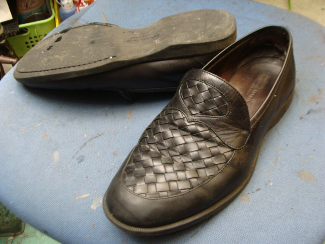 滑り革修理　かかとコーナー修理　BOTTEGA　ボッテガ・ヴェネタ　紳士革靴のサムネイル