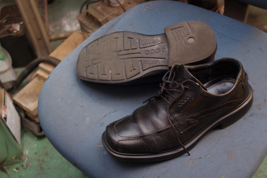 オールソール修理　Ecco　エコー紳士革靴　のサムネイル
