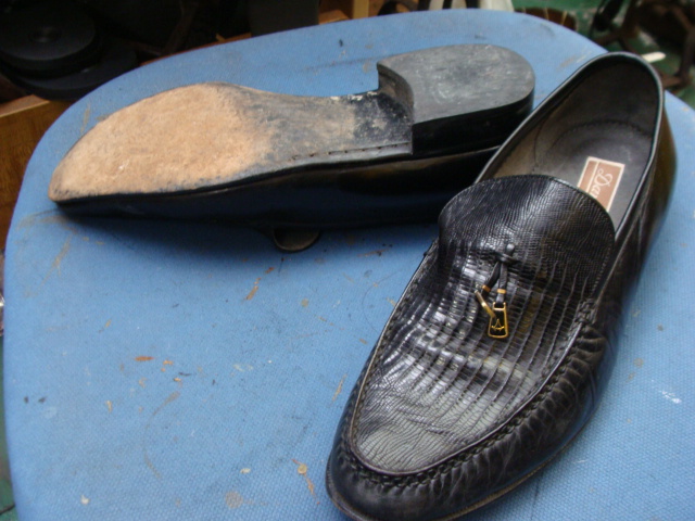 紳士革靴　かかとゴム交換とハーフソール補強　スリッポンのサムネイル