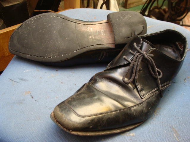 紳士革靴　激しく履きこんでいらっしゃいます　タンクヒール交換　ハーフソール補強　滑り革修理　のサムネイル