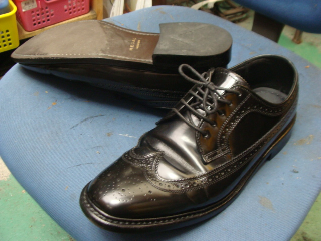 REGAL　リーガルウィングチップ紳士革靴　かかとゴム交換のサムネイル