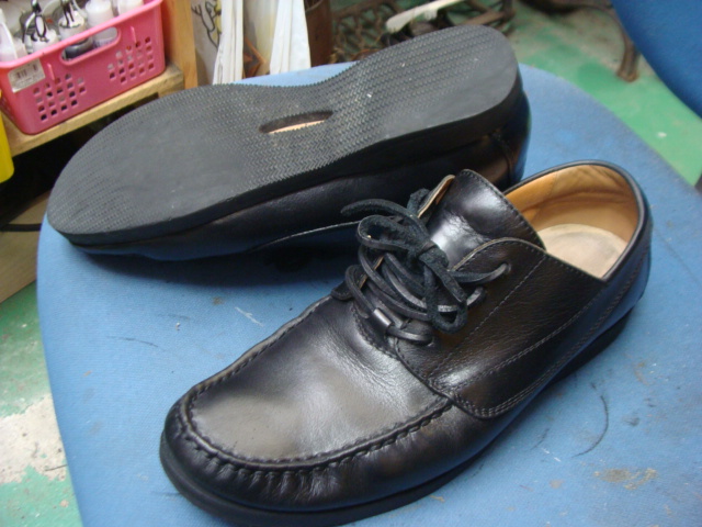 ウェッジソールな紳士革靴　かかと部分修理のサムネイル
